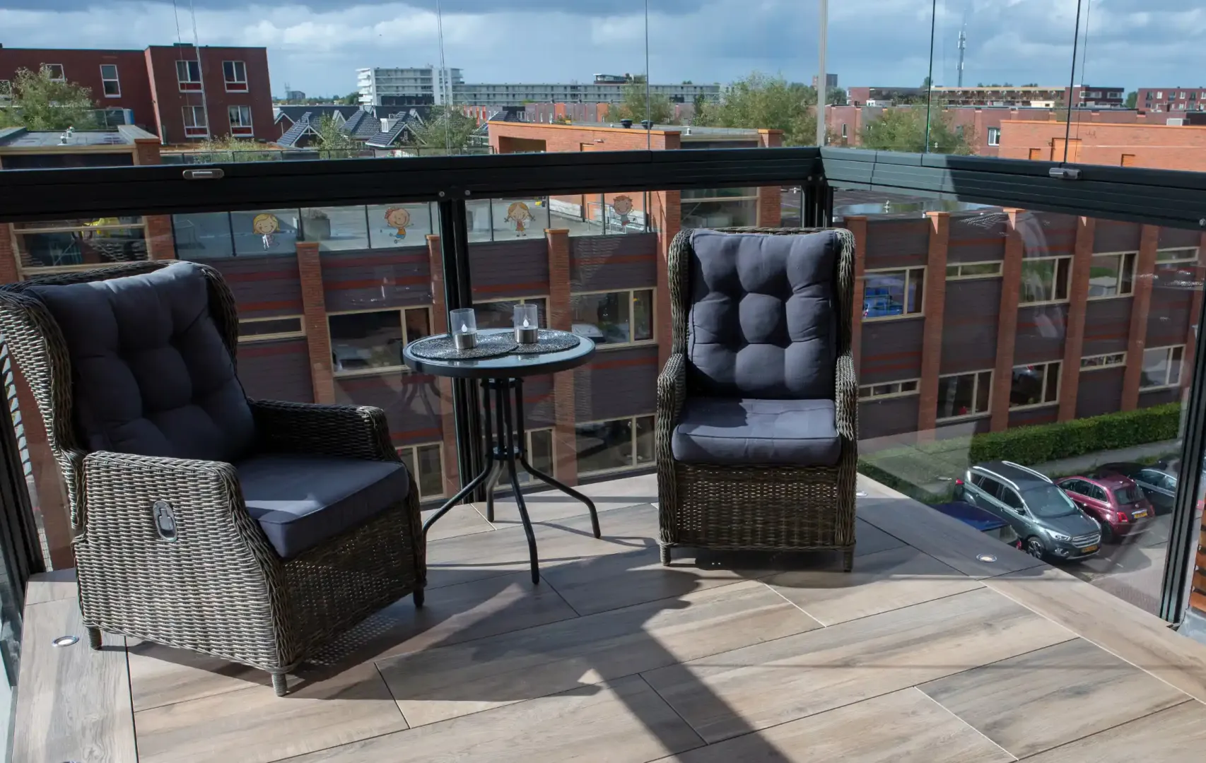 Balkon Purmerend met tegels en verlichting