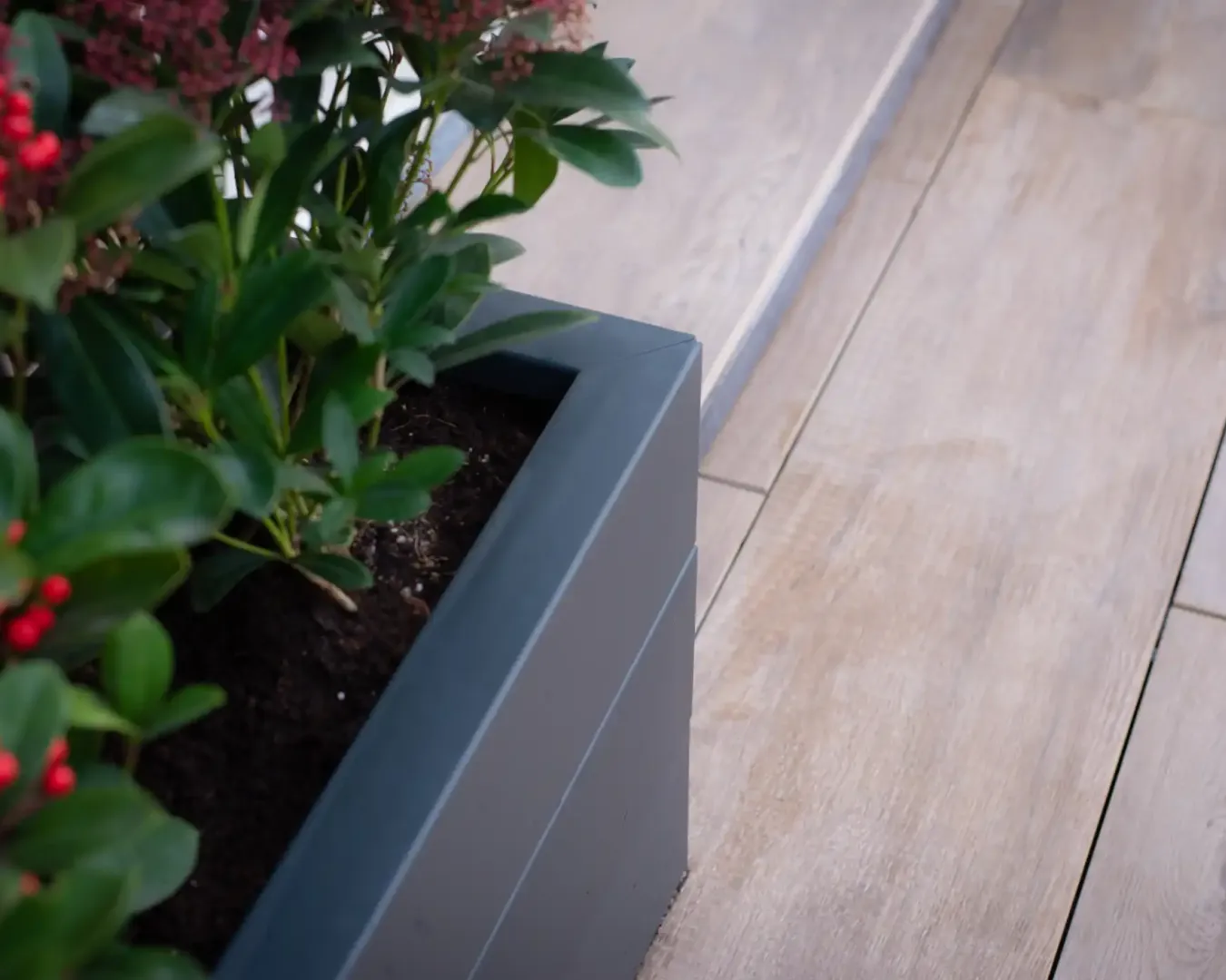 Compleet dakterras met houtlooktegels in Nijkerk