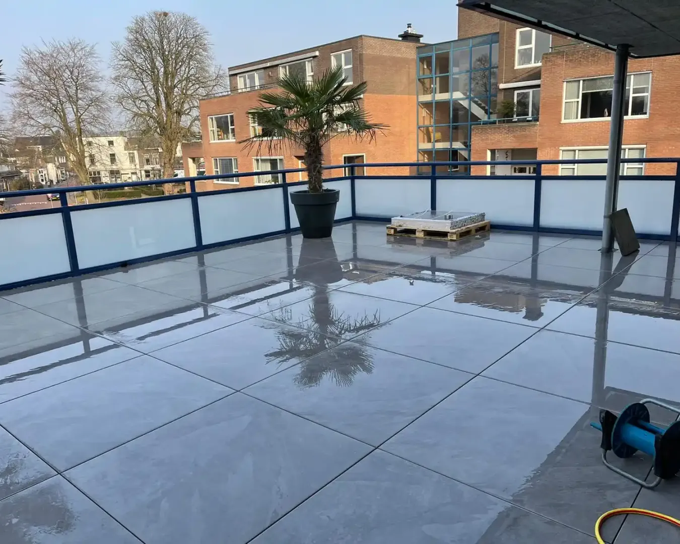 Timelapse opbouw dakterras met hekwerk Velp