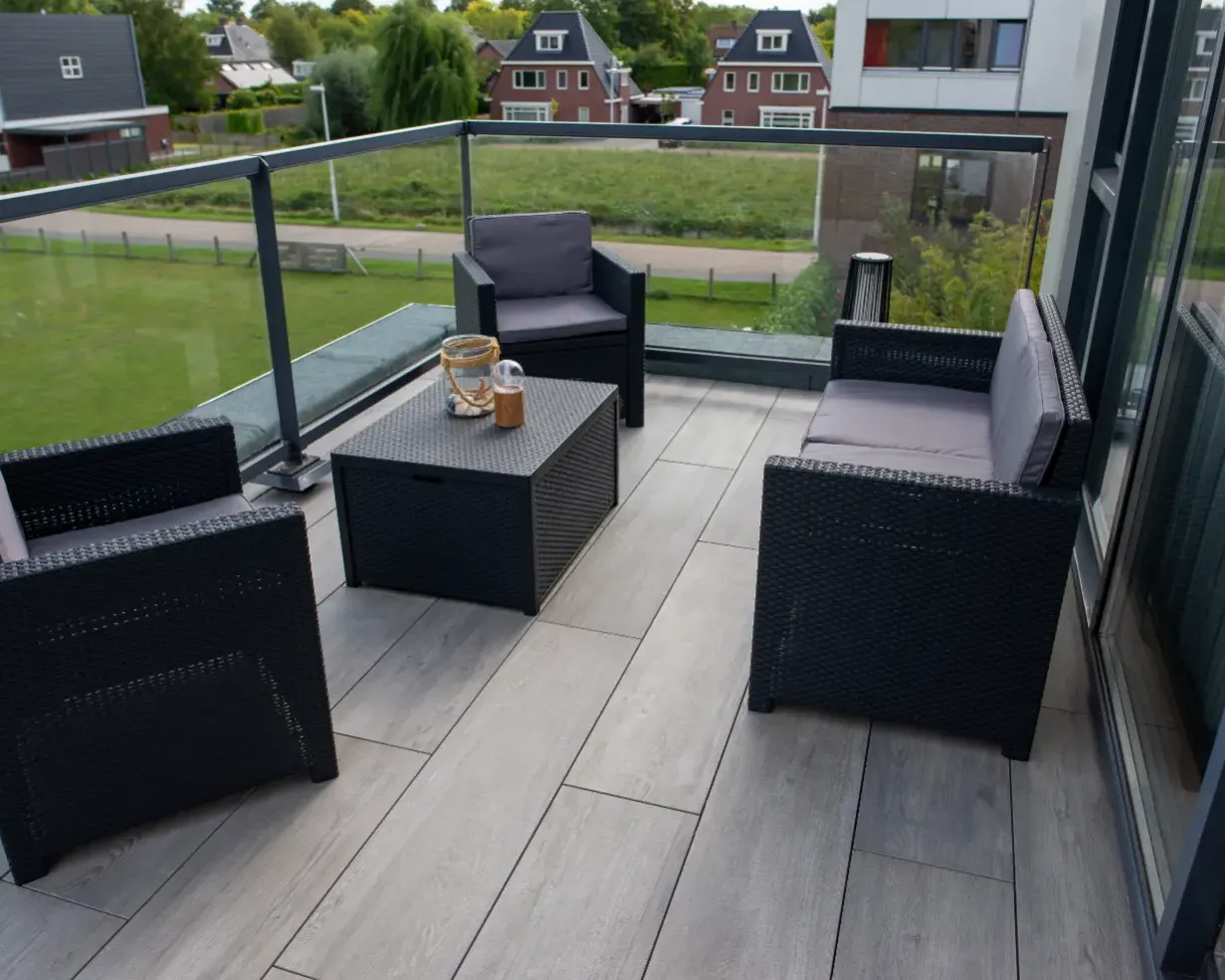 Modern dakterras Utrecht met Nau Fado houtlooktegels