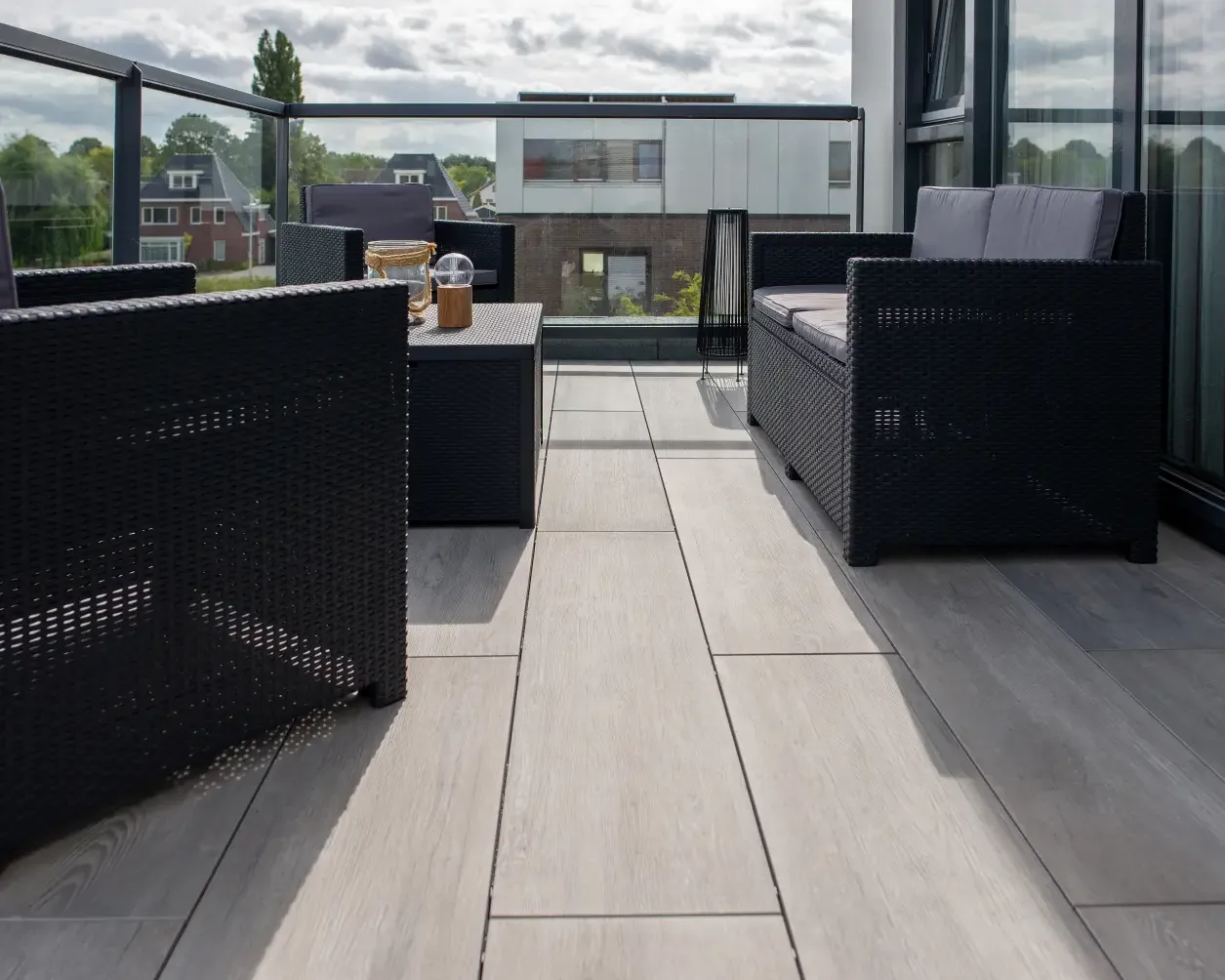 Modern dakterras Utrecht met Nau Fado houtlooktegels