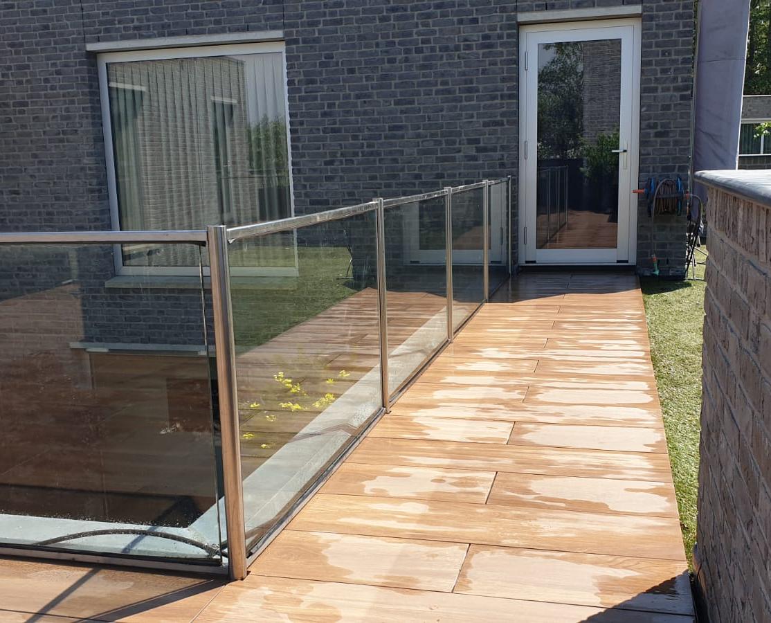 Renovatie dakterras met houtlooktegels Eindhoven