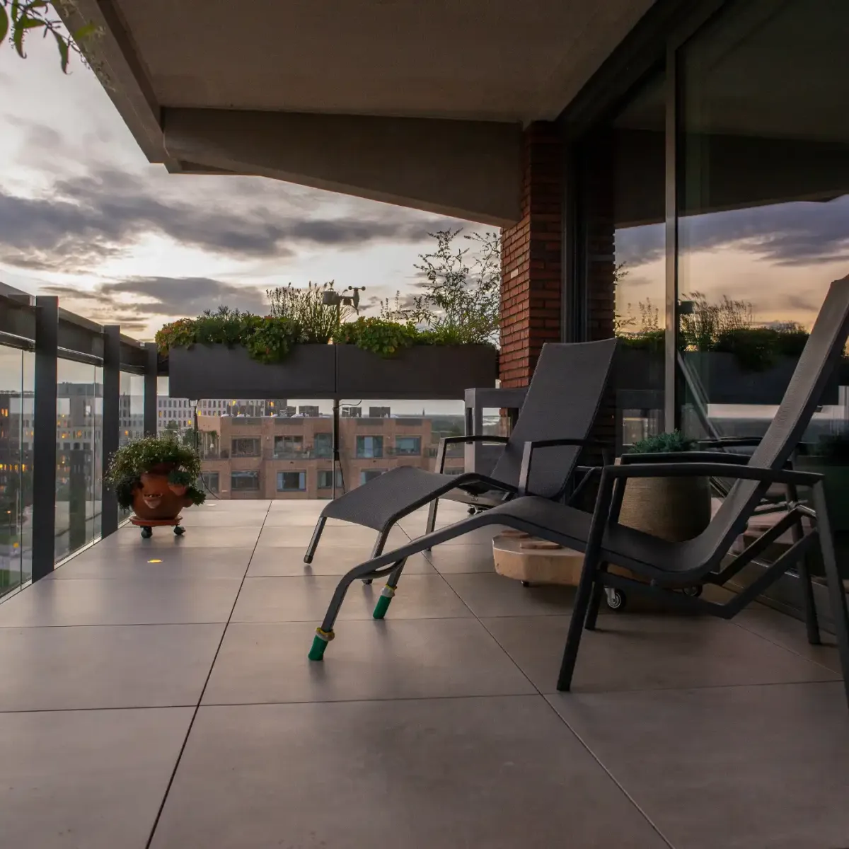 balkon tijdens golden hour