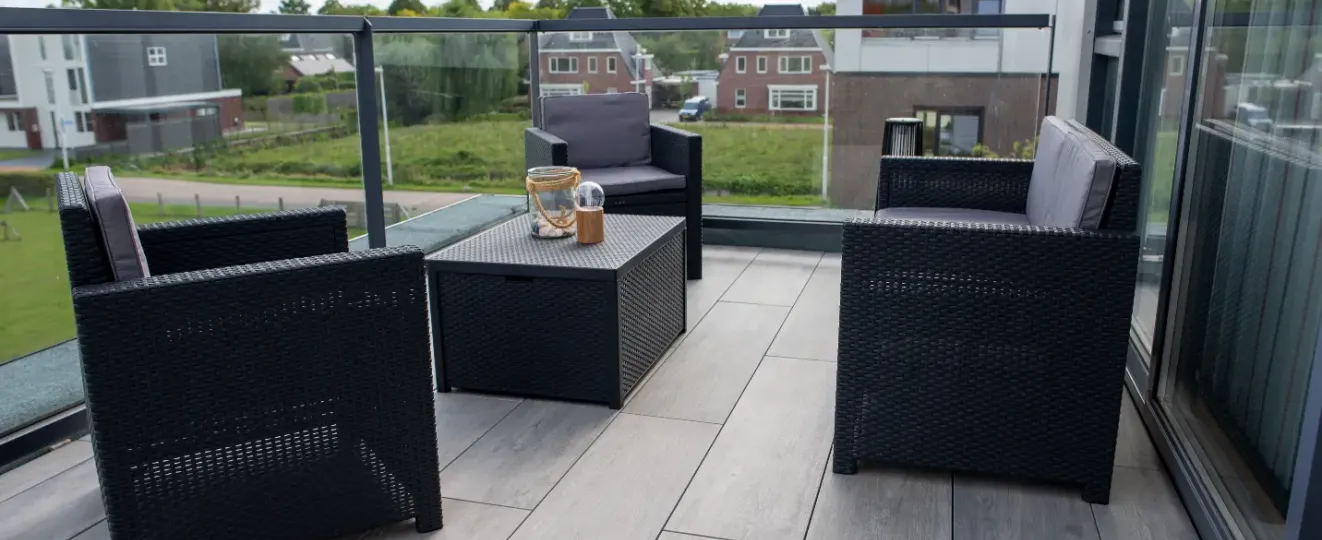 Modern dakterras Utrecht met Nau Fado houtlooktegels